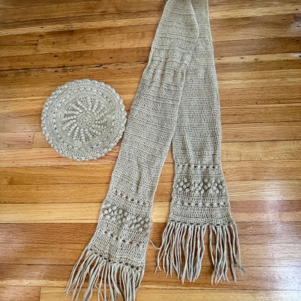Vintage handmade Scarf and Beret Set 60’s-70’s